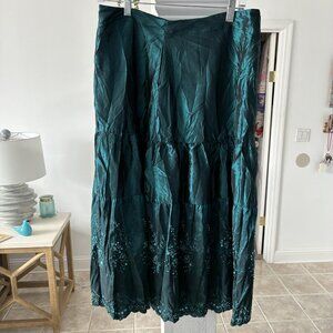 VERTIGO PARIS skirt size 10  Deep emerald green, luminous sheen.